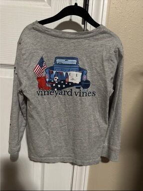 Vineyard Vines Light Gray Long-Sleeve Tee with Blue Truck & Patriotic Graphic